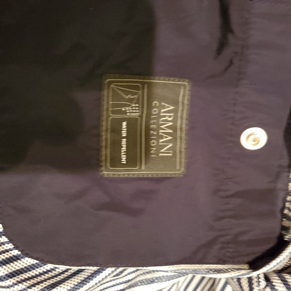 Armani Collezioni water repellent jacket. Size 46. - Picture 7 of 7